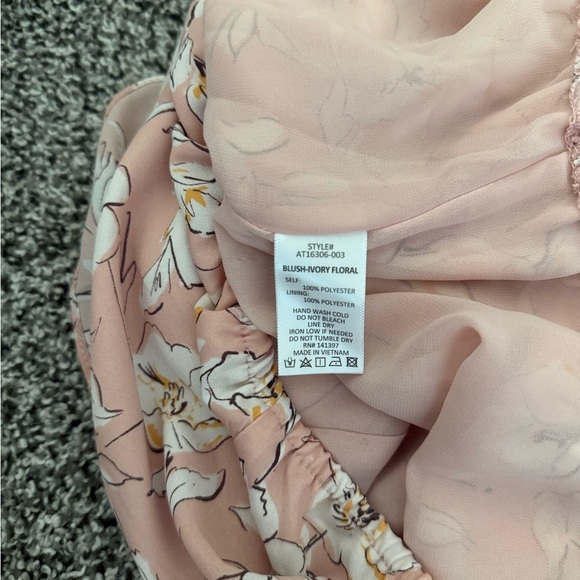 ASTR The Label Pink Floral Ruffle Blouse Button Blush Going Out Business Casual - Picture 6 of 6